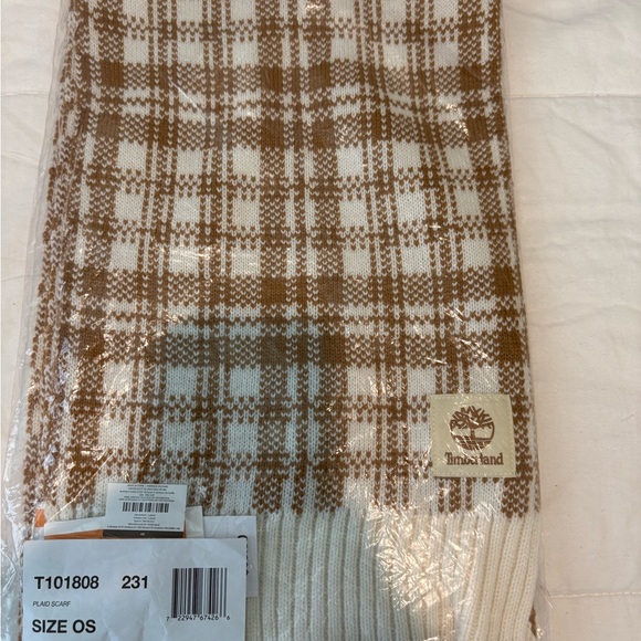 Timberland Brown and White Striped Knit scarf - Picture 4 of 4